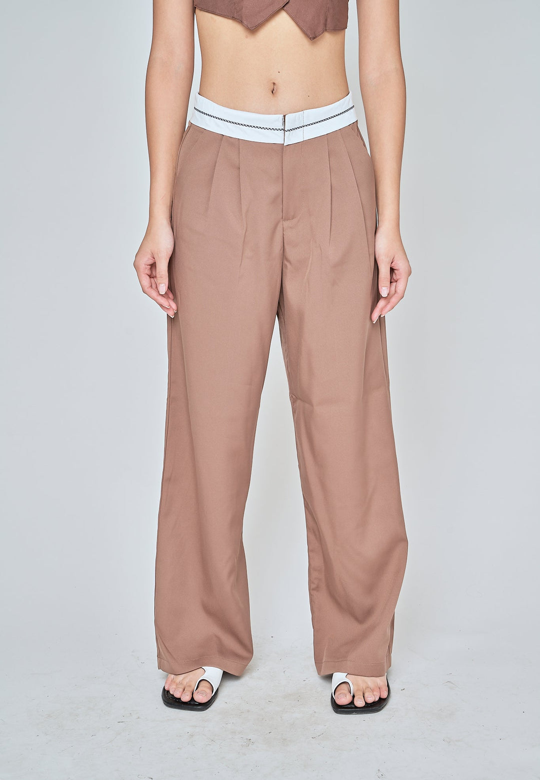 Jorren Brown Zipper Fly White Waistline Pleated Staright Cut Trouser