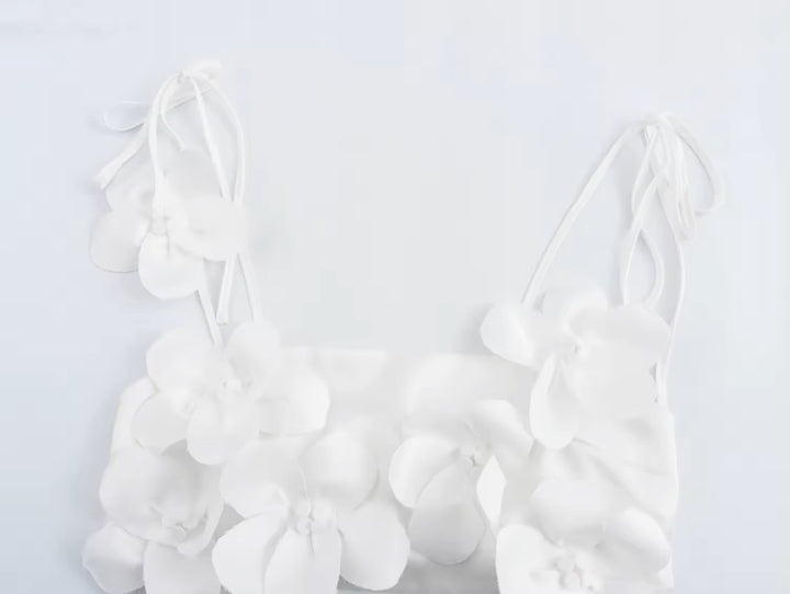 Faera White Front Flower Appliques Crop Tank Top
