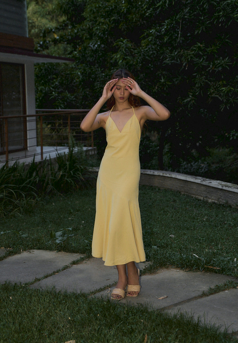 Zahara Butter Yellow U - Shaped front Fitted Midi Dress