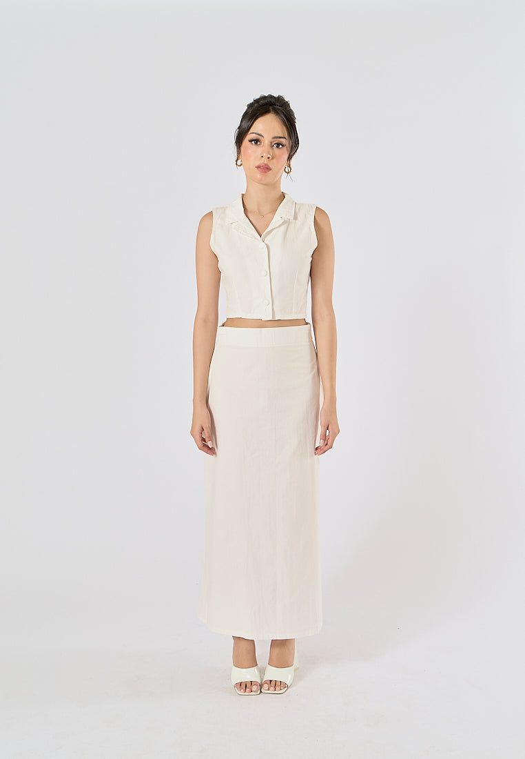 Niña In Oat Button Closure Colar Tank Top