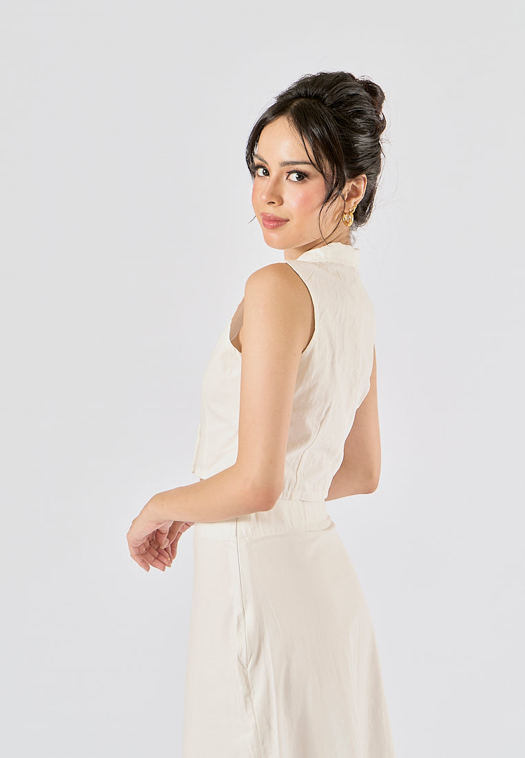 Niña In Oat Button Closure Colar Tank Top