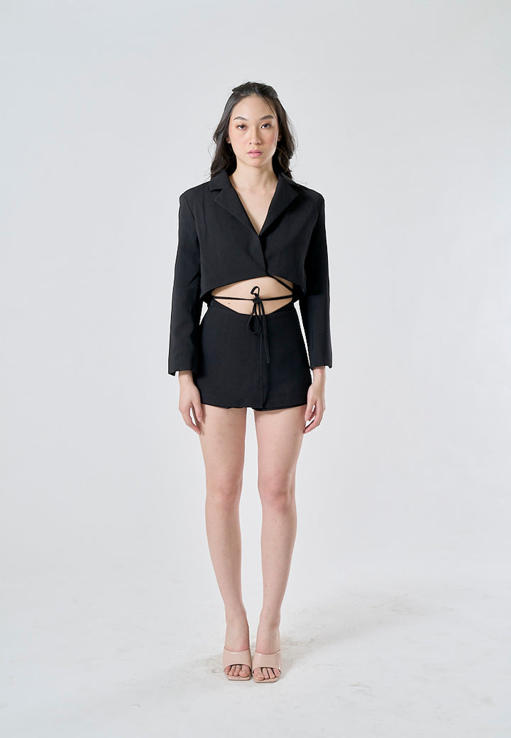 Carmin Black Notched Collar V Neck Long Sleeves Crop Blazer with Waist Tie