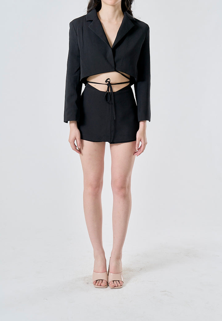 Carmin Black Notched Collar V Neck Long Sleeves Crop Blazer with Waist Tie