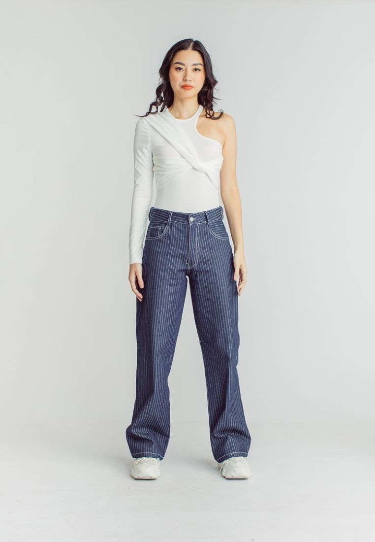 Exid White One Side Long Sleeves Twist Details Bodysuit