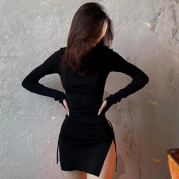 Thornes Black Crew Neck Long Sleeves Ruched Side Slit Bodycon Mini Dress