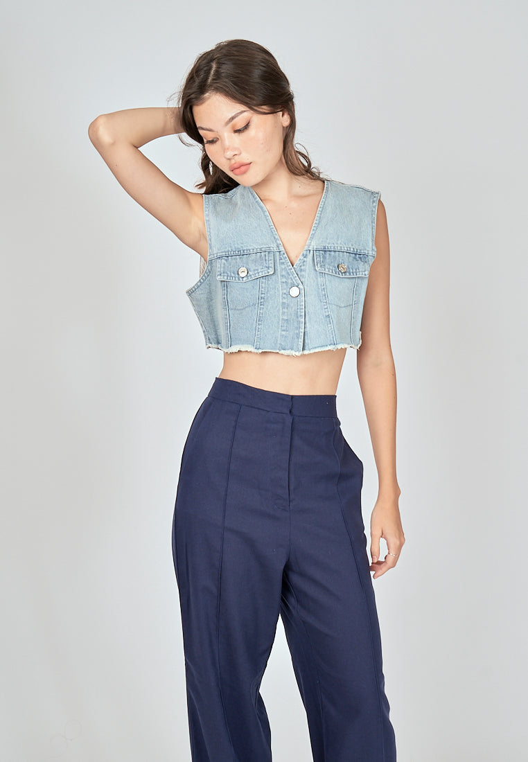 Unique Light Blue Denim V Neck Single Button Raw Hem Sleeveless Crop Top