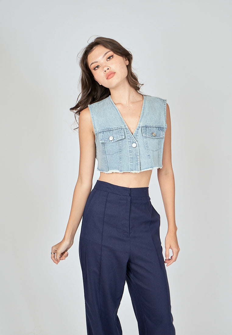Unique Light Blue Denim V Neck Single Button Raw Hem Sleeveless Crop Top