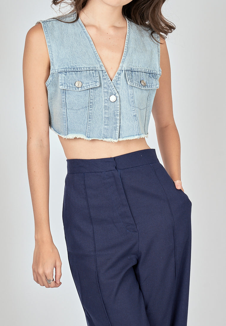 Unique Light Blue Denim V Neck Single Button Raw Hem Sleeveless Crop Top
