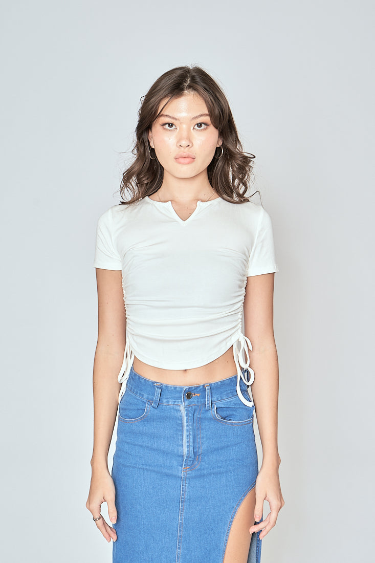 Beau White V Neck Short Sleeves Adjustable Sides Basic Top