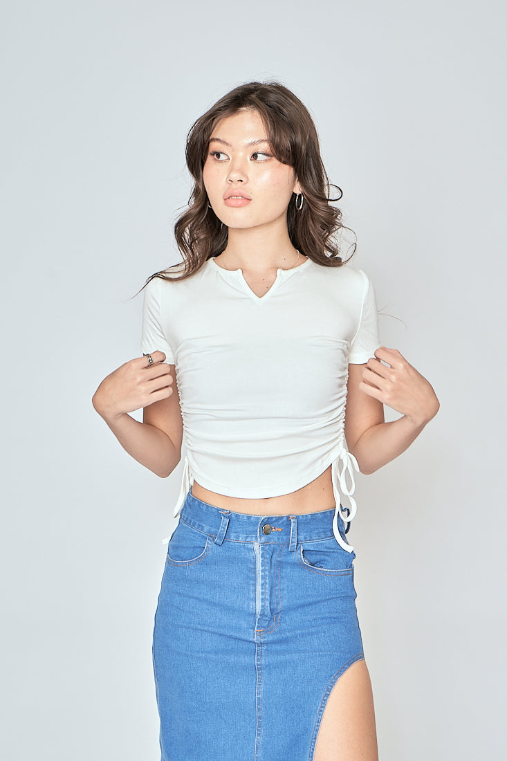 Beau White V Neck Short Sleeves Adjustable Sides Basic Top
