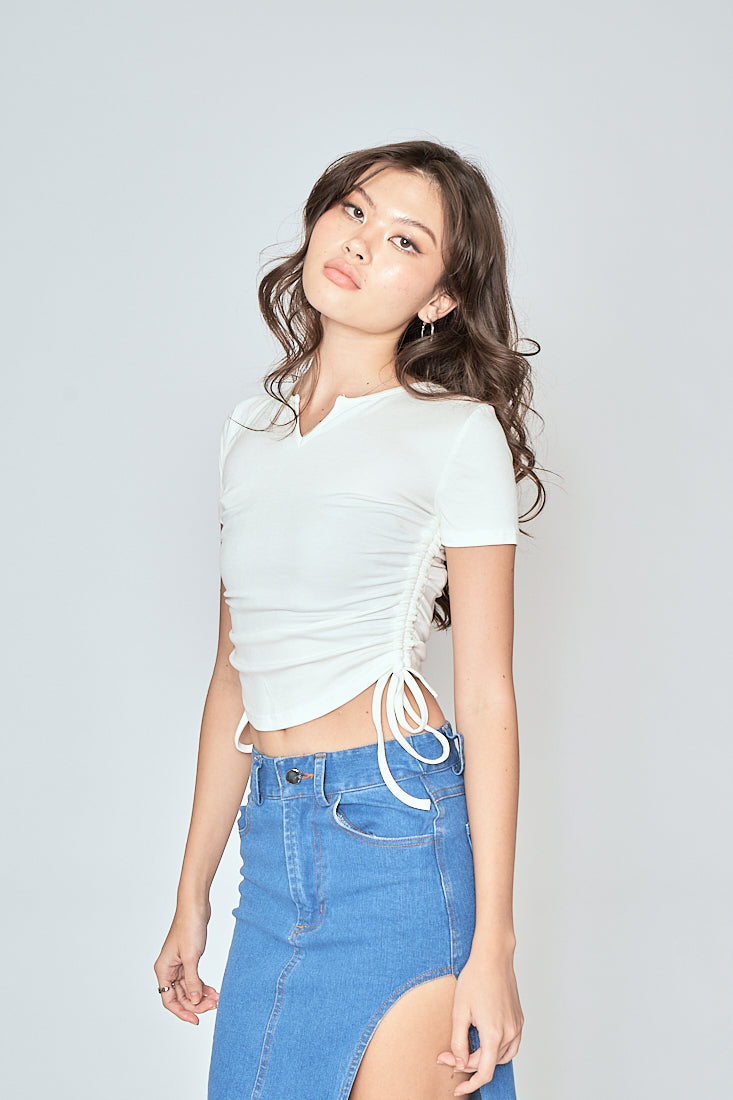 Beau White V Neck Short Sleeves Adjustable Sides Basic Top