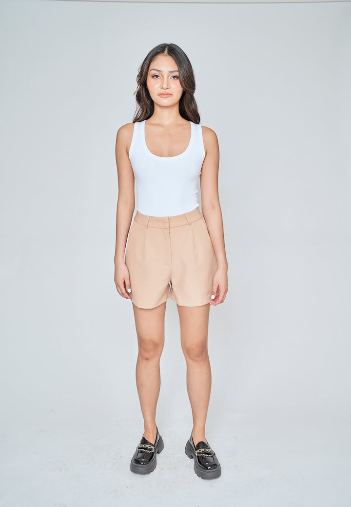 Zeline Beige Zipper Fly Pleated Casual Shorts with Belt