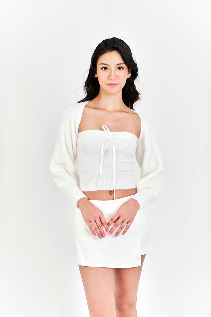 Vivoree White Knitted Square Neck Bow Bust Long Sleeves Crop Top