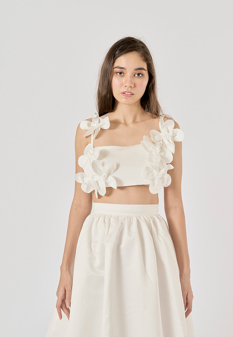 Faera White Front Flower Appliques Crop Tank Top