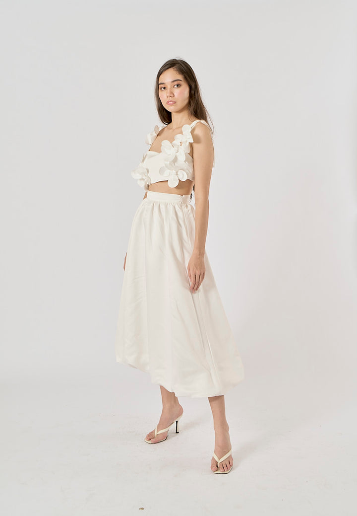Faera White Front Flower Appliques Crop Tank Top