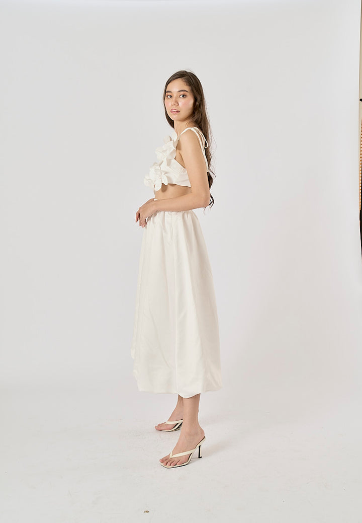 Faera White Front Flower Appliques Crop Tank Top
