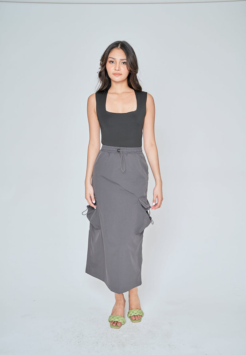 Akello Dark Grey Elastic Waist Side Pockets A-Line Cargo Midi Skirt