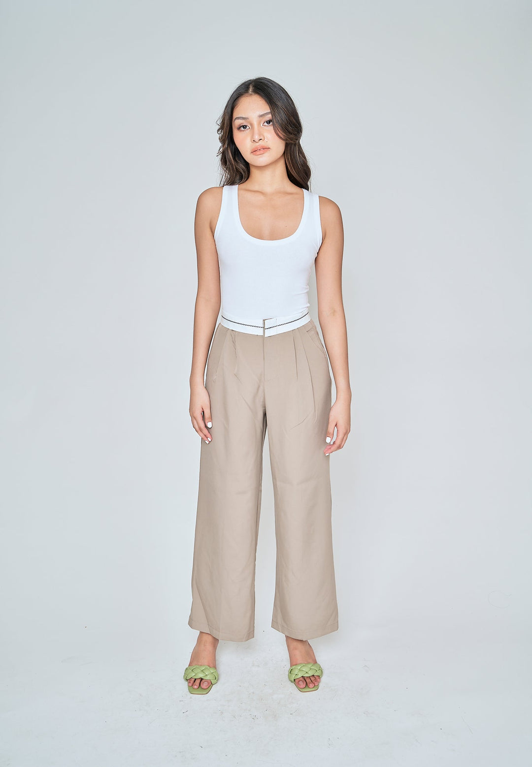 Jorren Khaki Zipper Fly White Waistline Pleated Staright Cut Trouser
