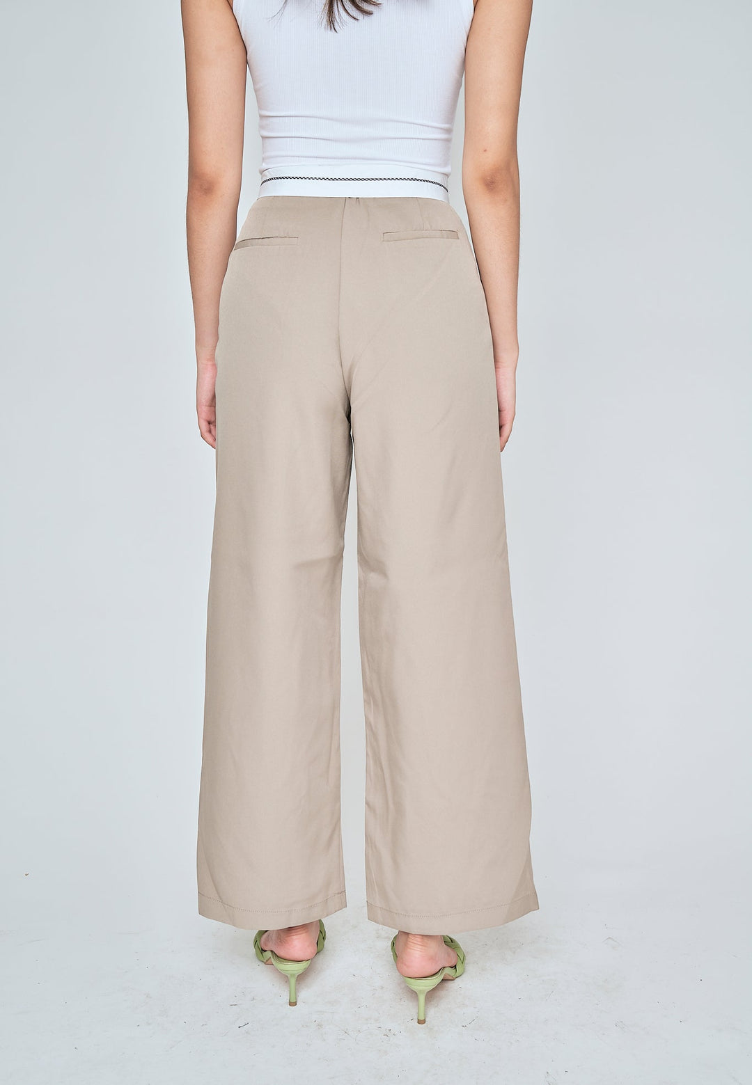 Jorren Khaki Zipper Fly White Waistline Pleated Staright Cut Trouser