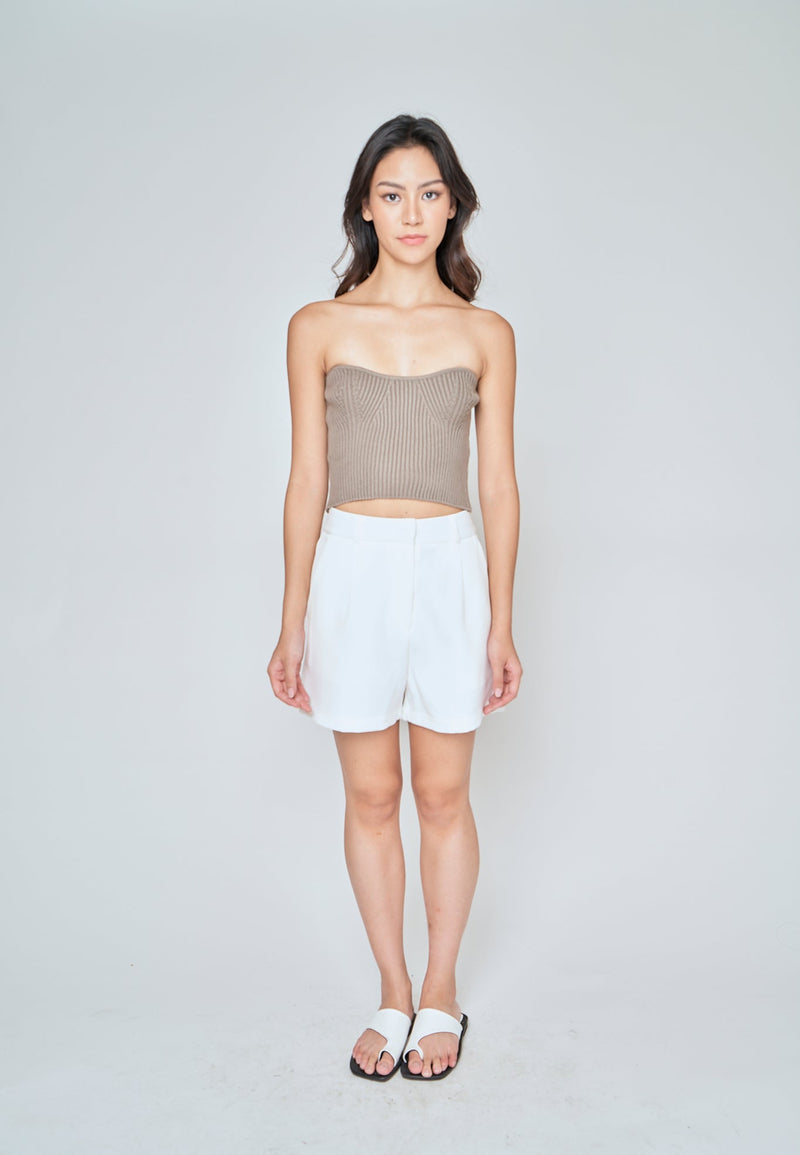 Zeline White Zipper Fly Pleated Casual Shorts with Belt