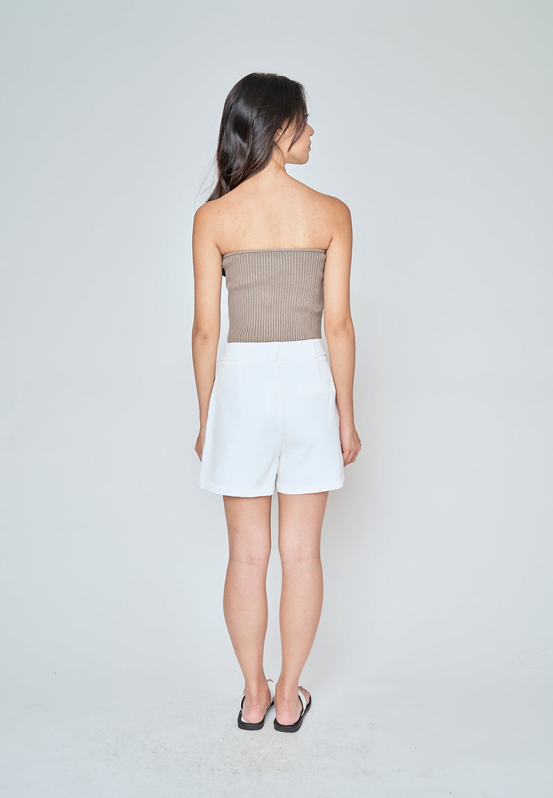 Zeline White Zipper Fly Pleated Casual Shorts with Belt