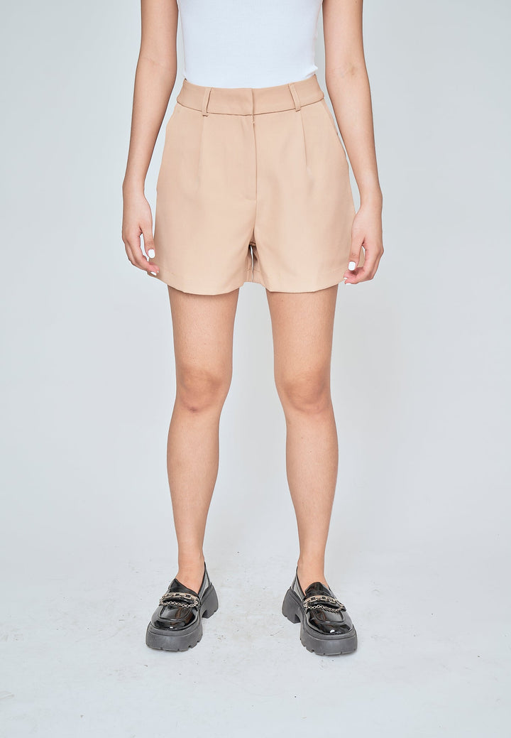 Zeline Beige Zipper Fly Pleated Casual Shorts with Belt