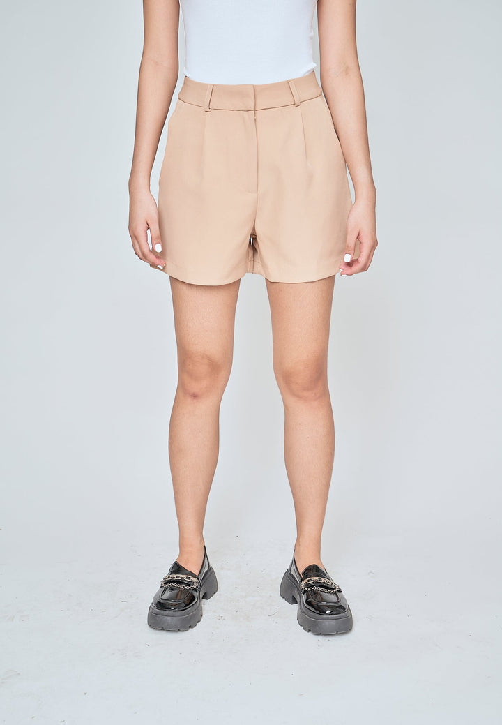 Zeline Beige Zipper Fly Pleated Casual Shorts with Belt