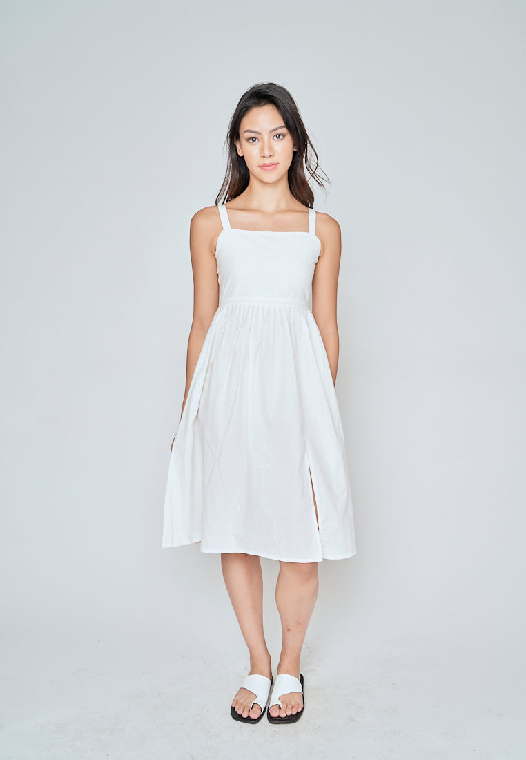 Yoshie White Sleeveless Zipper Back Pleated Side Slit Midi Dress