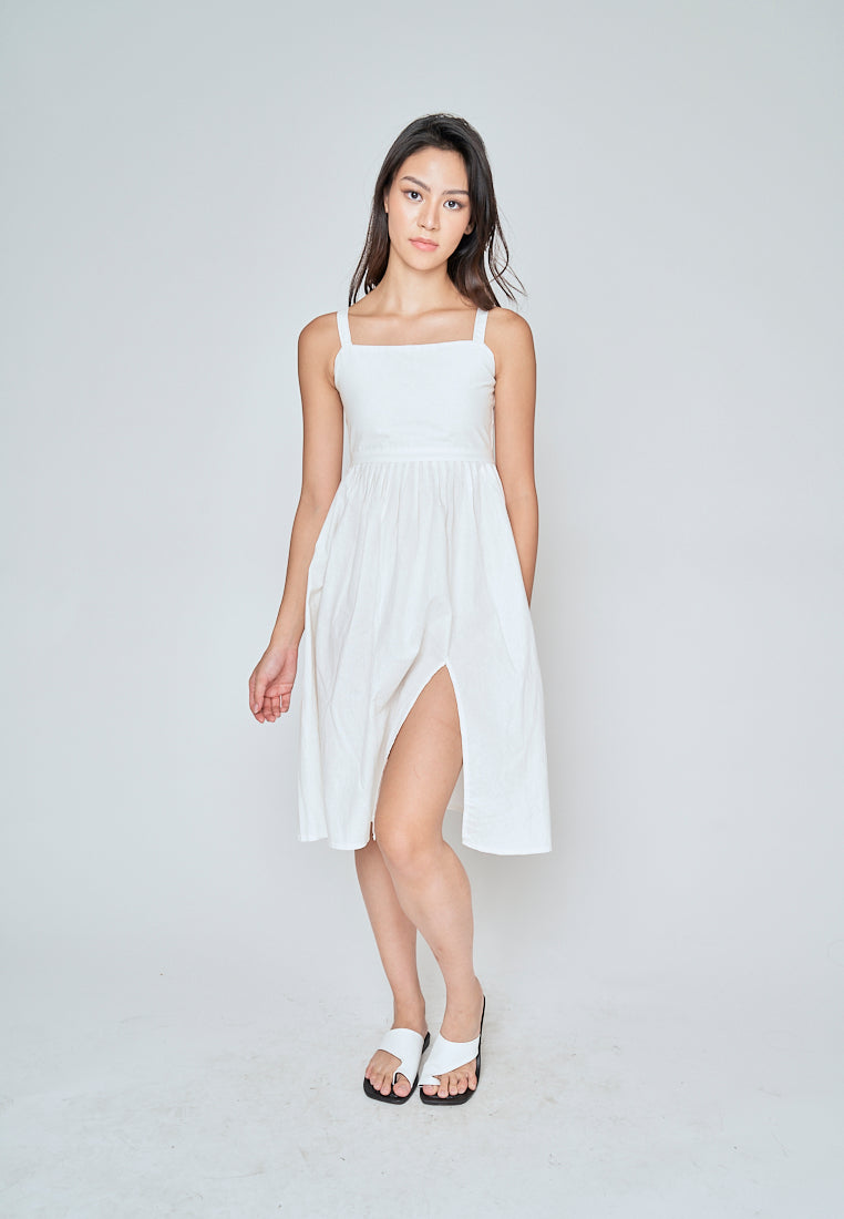 Yoshie White Sleeveless Zipper Back Pleated Side Slit Midi Dress