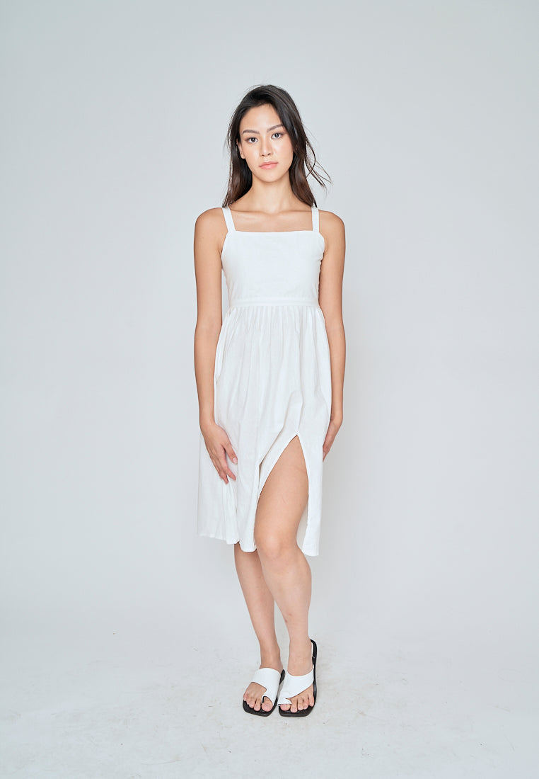 Yoshie White Sleeveless Zipper Back Pleated Side Slit Midi Dress