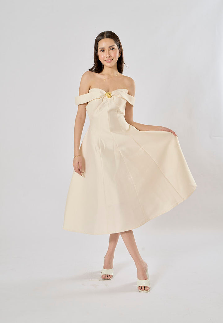 Maan White Halter Sweetheart Neckline Pleated Midi Dress