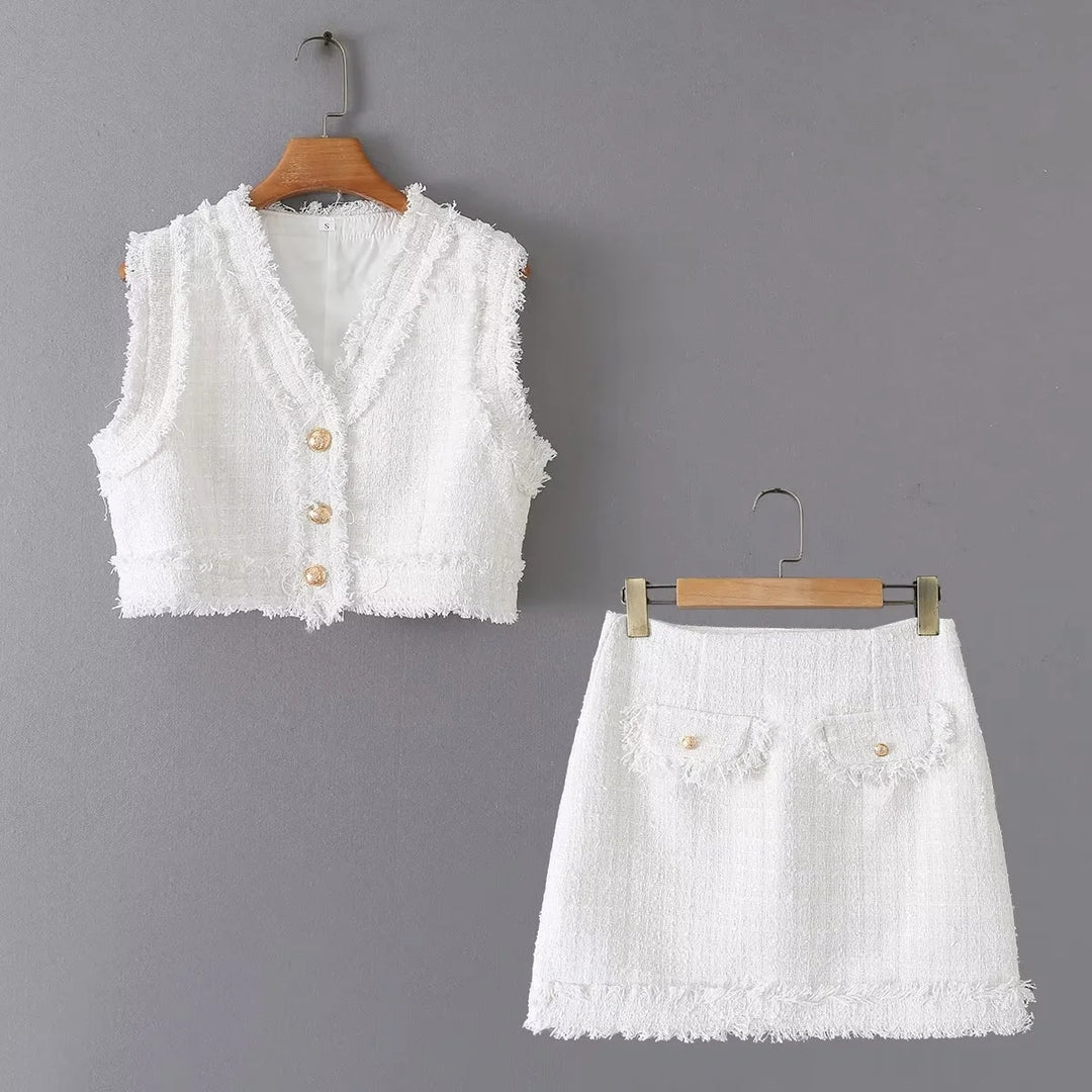 Rei White Tweed V Neck Button Raw Hem Sleeveless Crop Top