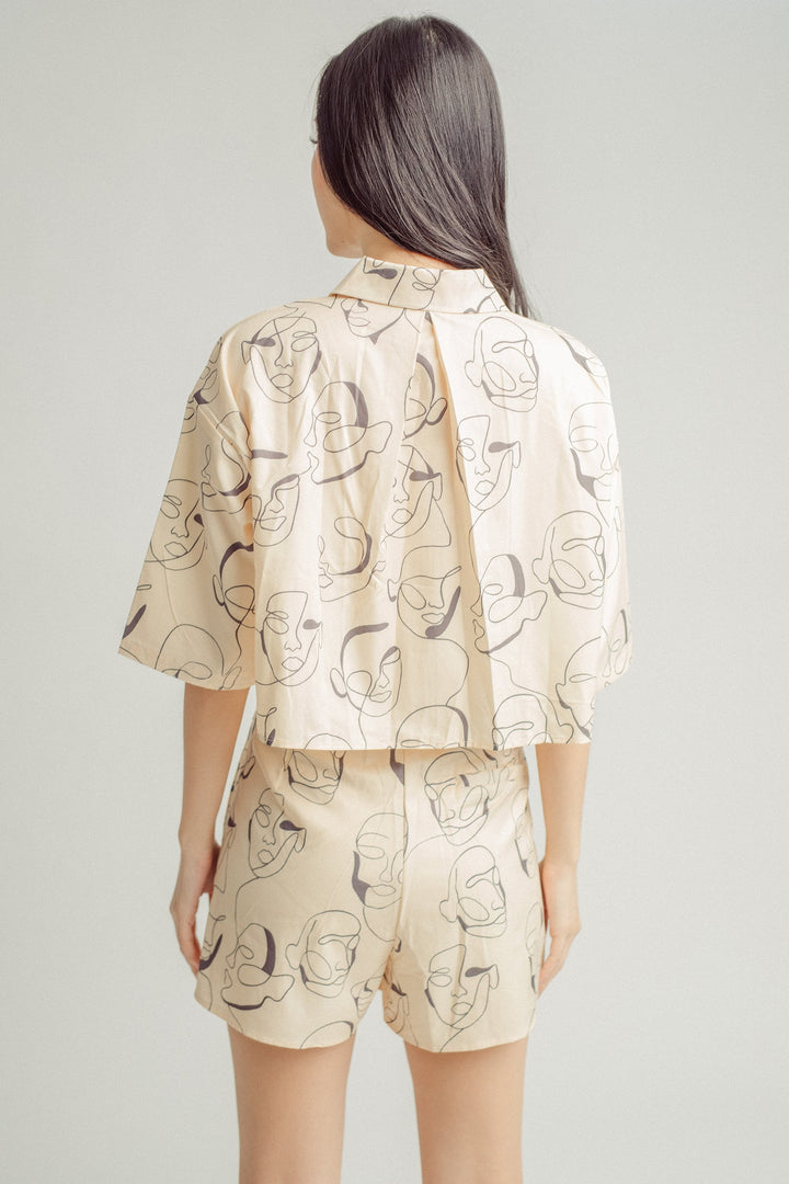 Shar Cream with Black Graphic Prints Collar Buttondown Short Sleeves Crop Top