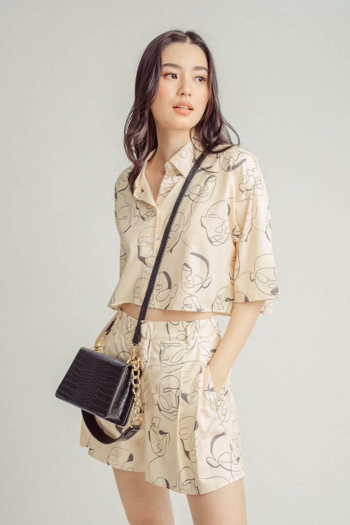Shar Cream with Black Graphic Prints Collar Buttondown Short Sleeves Crop Top