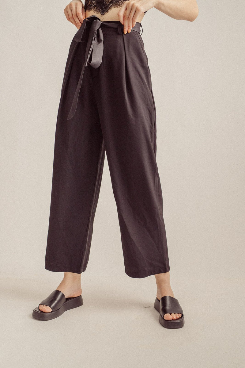 Londyn Black Pleated Zipper Fly Straight Cut Trouser with Belt Loop