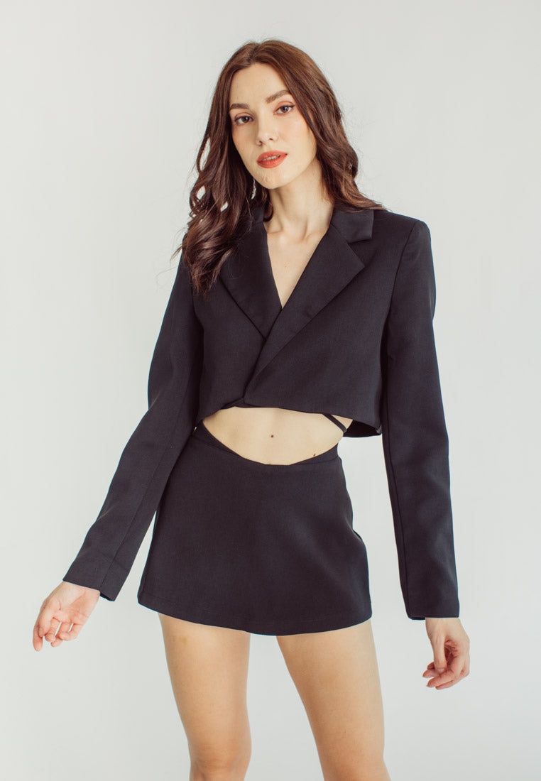 Carmin Black Notched Collar V Neck Long Sleeves Crop Blazer with Waist Tie