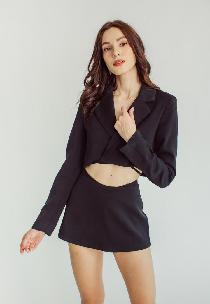 Carmin Black Notched Collar V Neck Long Sleeves Crop Blazer with Waist Tie