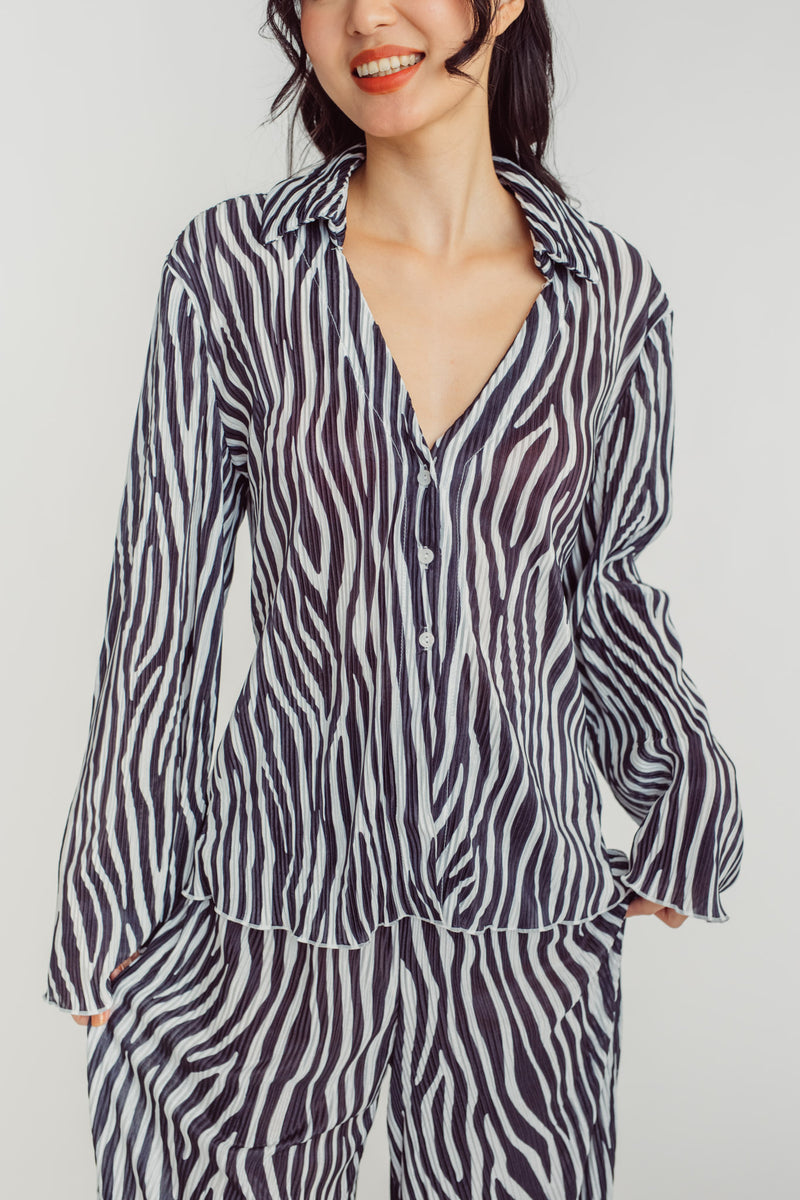 Mason Black and White Animal Print Turn Down Collar V Neck Long Sleeves Top