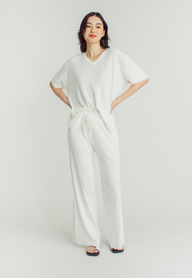Maira White V Neckline Knitted Short Sleeve Top and Straight Cut Culottes Set
