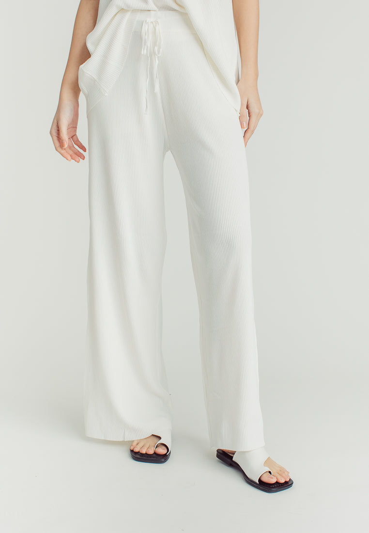 Maira White V Neckline Knitted Short Sleeve Top and Straight Cut Culottes Set