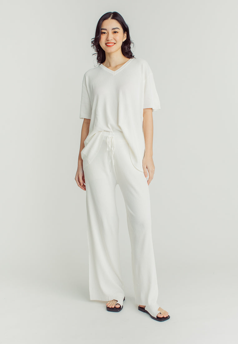 Maira White V Neckline Knitted Short Sleeve Top and Straight Cut Culottes Set
